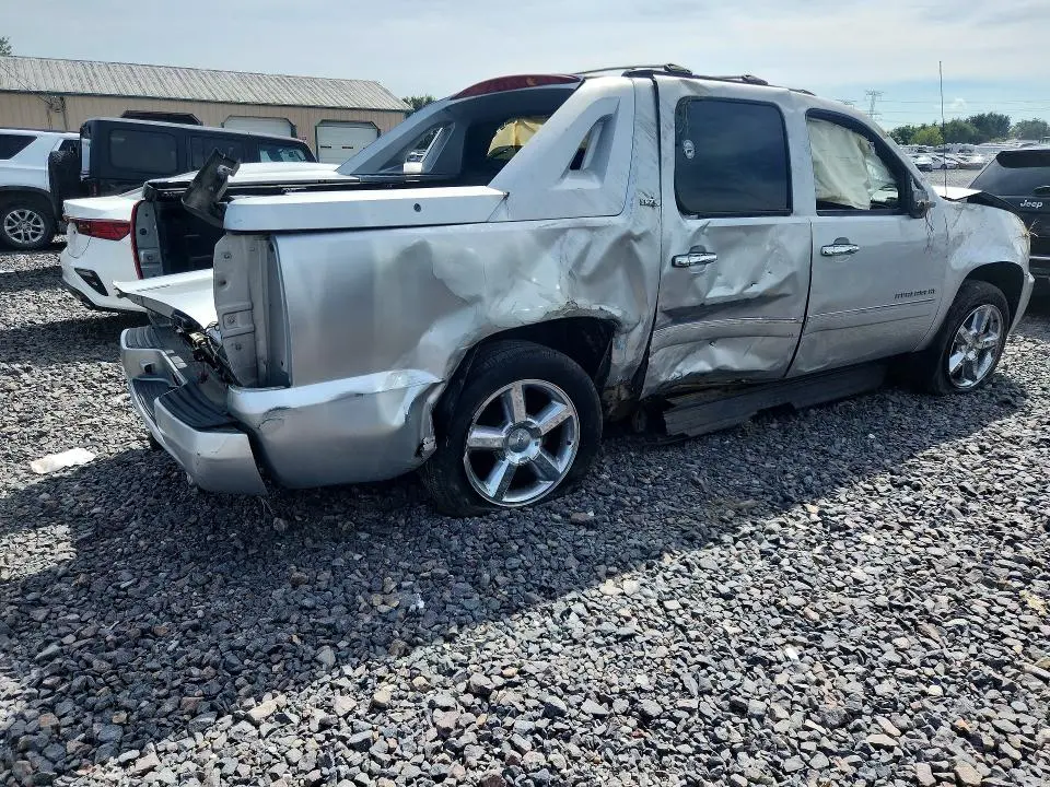 2011 CHEVROLET AVALANCHE LTZ  
