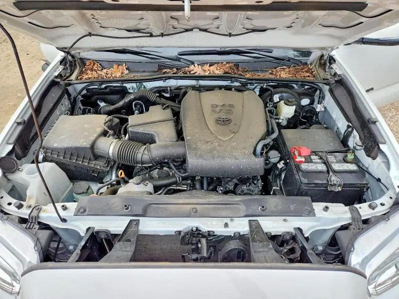 2022 TOYOTA TACOMA SR5 V6  