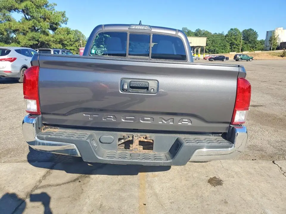 2017 TOYOTA TACOMA SR5  