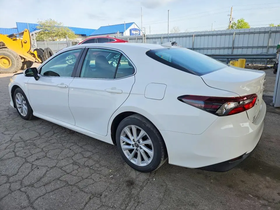 2022 TOYOTA CAMRY LE  