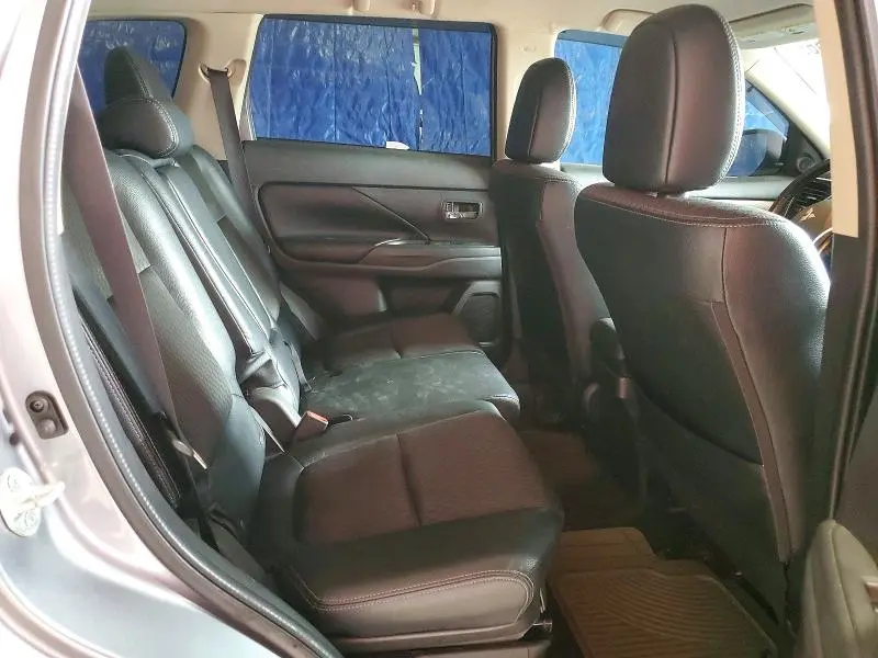 2015 MITSUBISHI OUTLANDER SE  