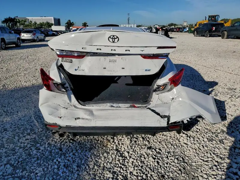 2025 TOYOTA CAMRY   