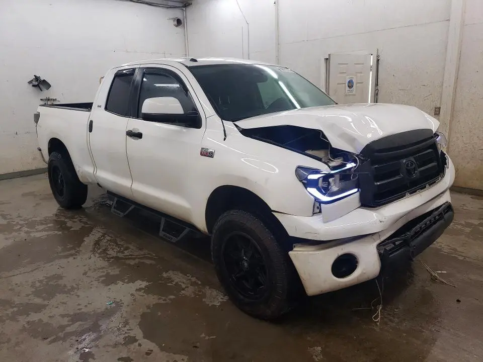 2011 TOYOTA TUNDRA DOUBLE CAB SR5  