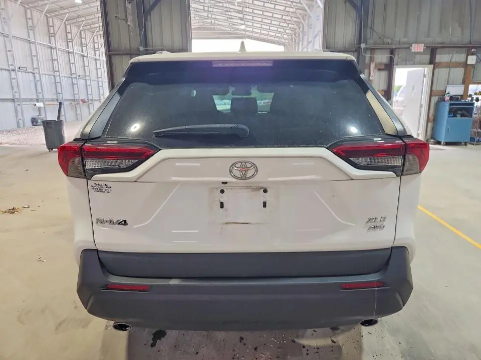2019 TOYOTA RAV 4   