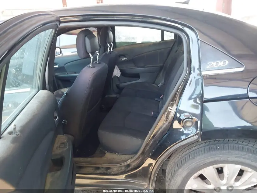 2012 CHRYSLER 200 LX