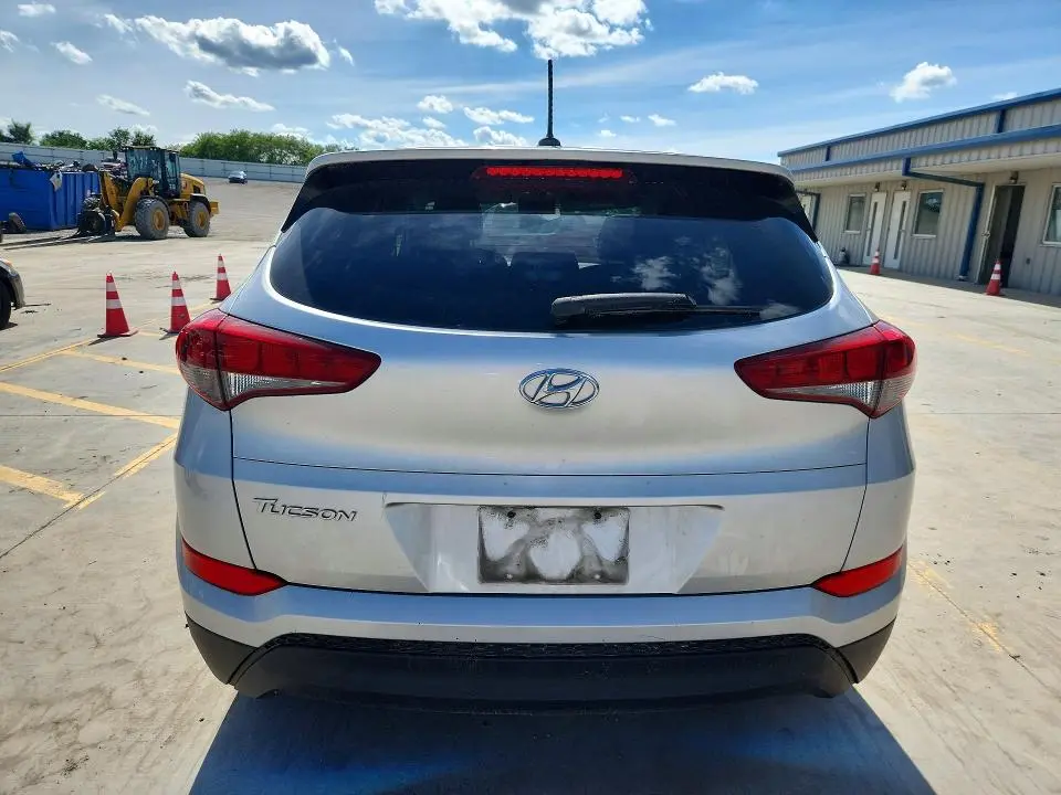 2017 HYUNDAI TUCSON SE  