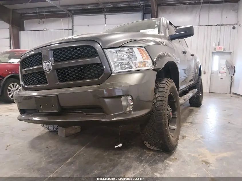 2017 RAM 1500 EXPRESS  4X4 5'7 BOX