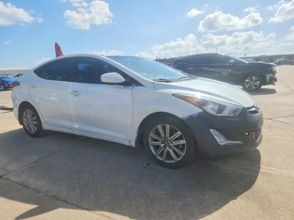 2014 HYUNDAI ELANTRA SE  