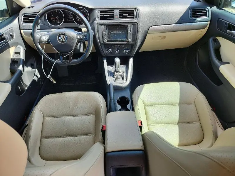 2017 VOLKSWAGEN JETTA SE  
