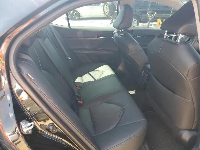 2024 TOYOTA CAMRY XLE  