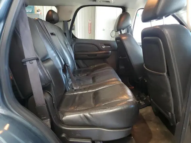 2010 CADILLAC ESCALADE   