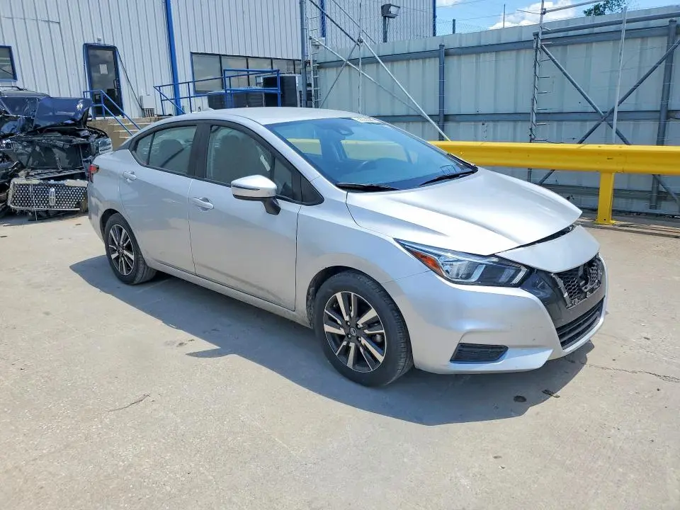2021 NISSAN VERSA SV  