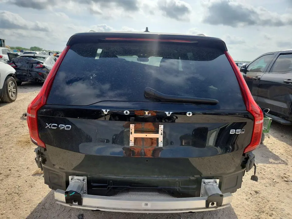 2025 VOLVO XC90 CORE  
