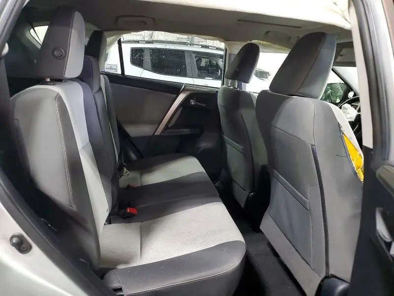 2015 TOYOTA RAV4 XLE  