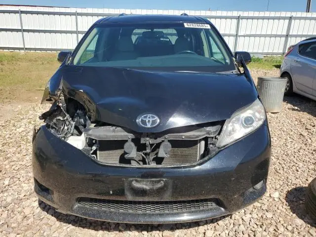 2017 TOYOTA SIENNA XLE  