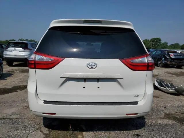 2017 TOYOTA SIENNA LE  