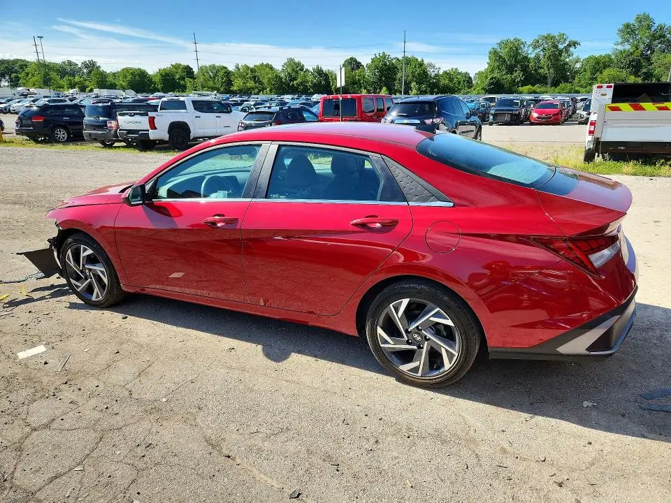 2025 HYUNDAI ELANTRA SEL  