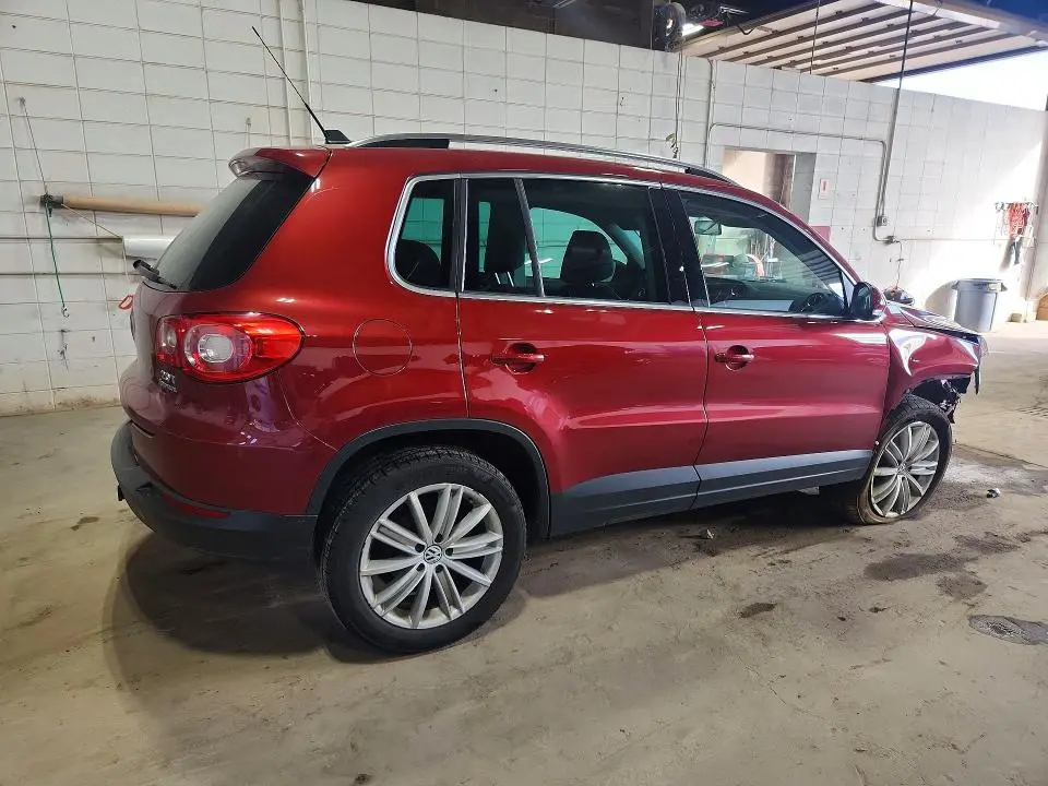 2011 VOLKSWAGEN TIGUAN S  
