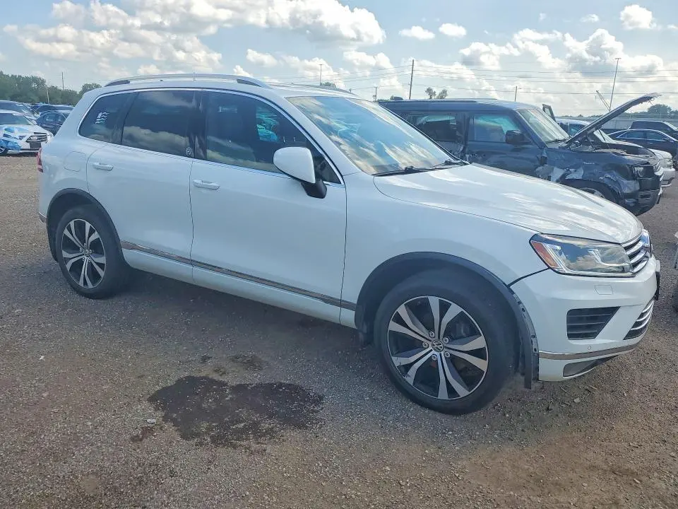 2017 VOLKSWAGEN TOUAREG WOLFSBURG  