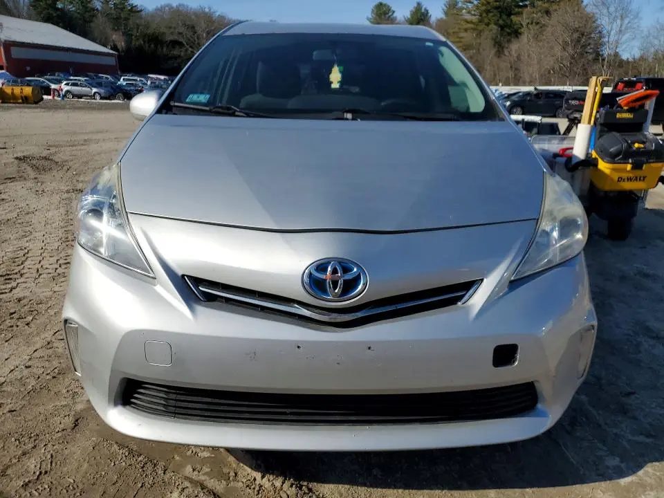2014 TOYOTA PRIUS V TWO  