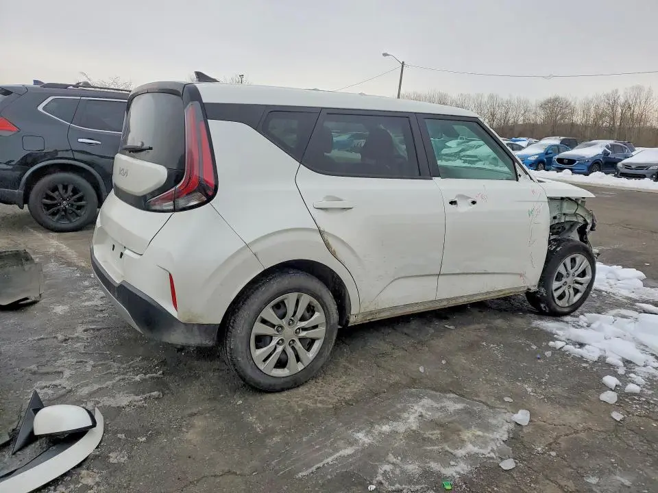 2023 KIA SOUL LX  