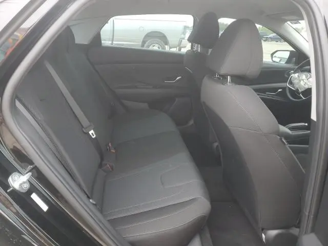 2022 HYUNDAI ELANTRA SE