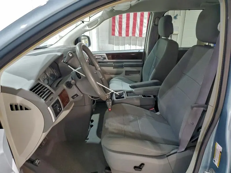 2010 CHRYSLER TOWN & COUNTRY TOURING  