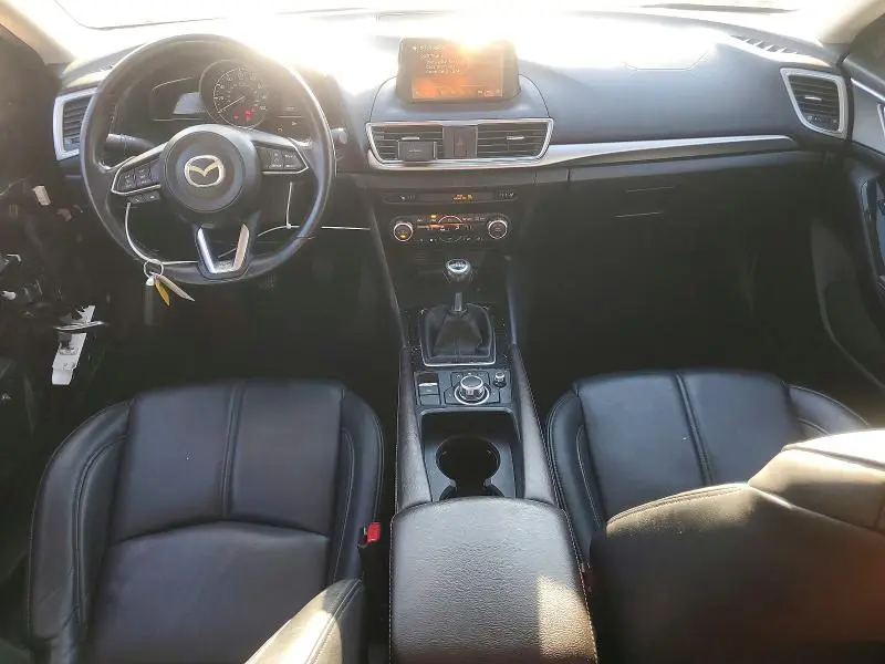 2017 MAZDA 3 TOURING  
