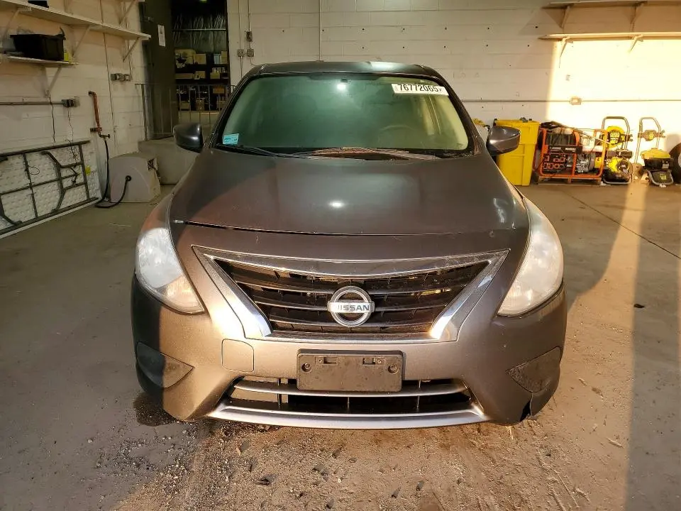 2019 NISSAN VERSA SV  