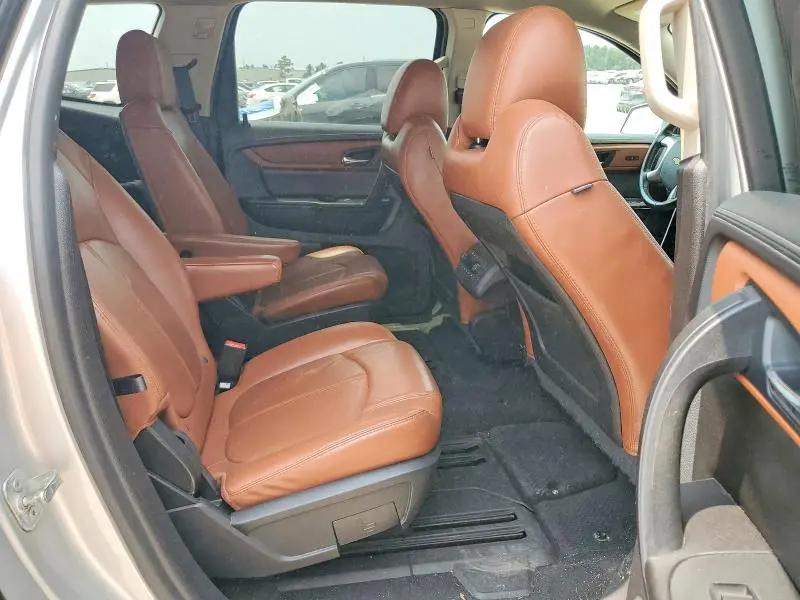 2016 CHEVROLET TRAVERSE LT  