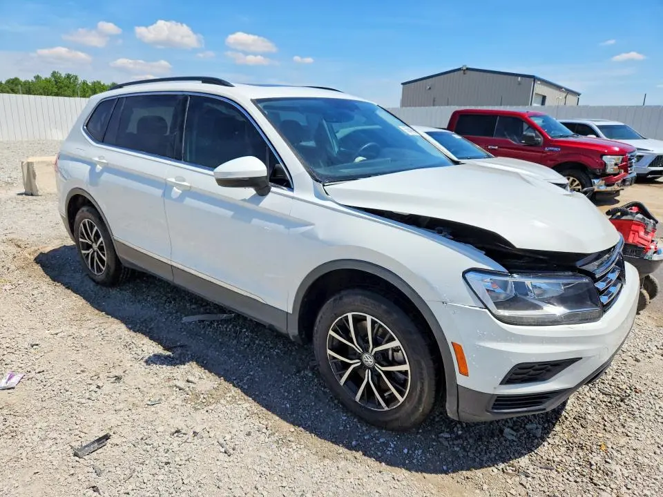 2021 VOLKSWAGEN TIGUAN SE  