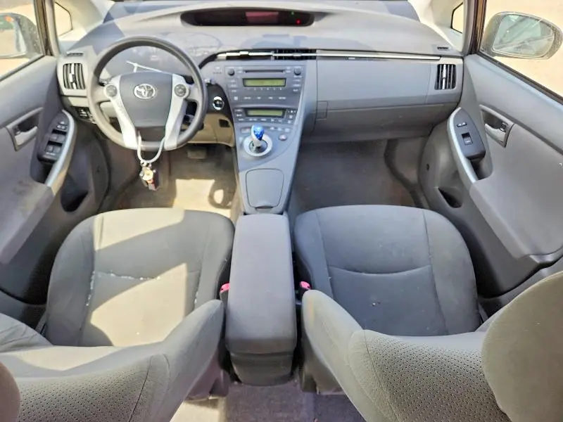 2010 TOYOTA PRIUS III  