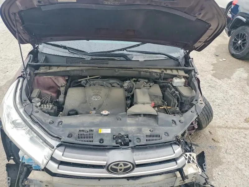 2019 TOYOTA HIGHLANDER XLE  