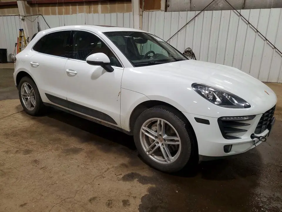 2015 PORSCHE MACAN S  