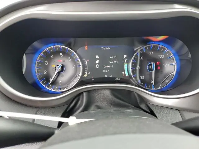 2025 CHRYSLER VOYAGER LX  