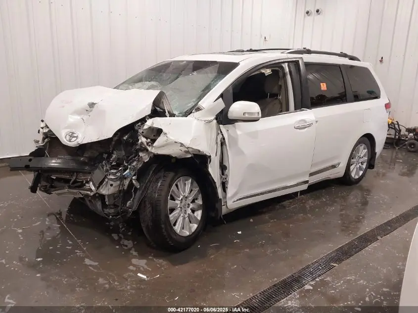 2013 TOYOTA SIENNA LIMITED 7 PASSENGER