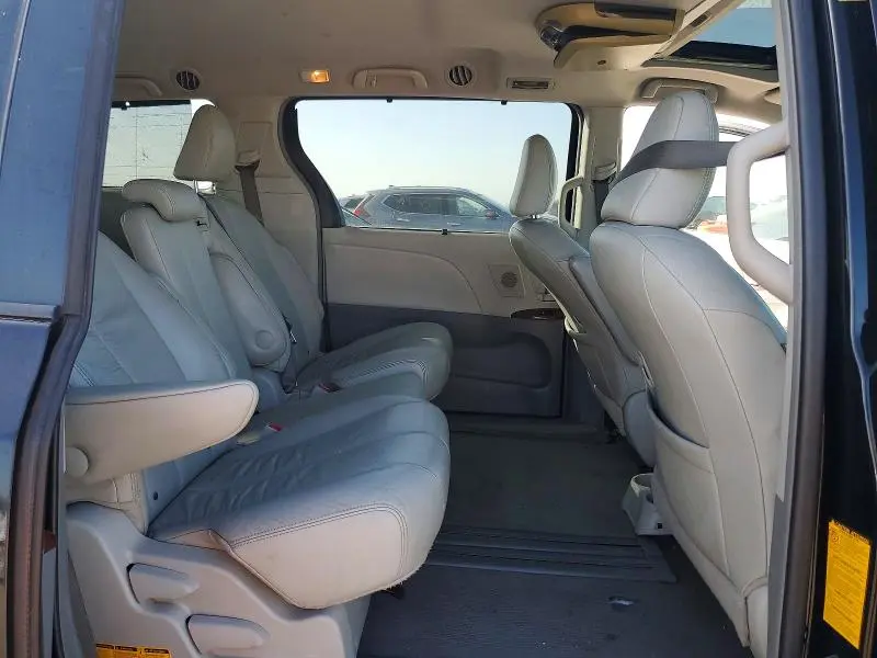 2011 TOYOTA SIENNA XLE 8-PASSENGER  