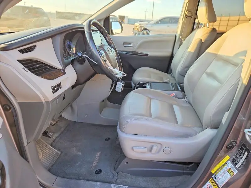 2015 TOYOTA SIENNA XLE 8-PASSENGER  