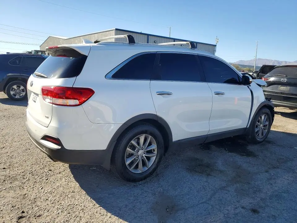 2018 KIA SORENTO LX  