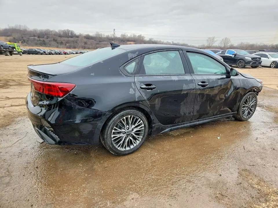 2024 KIA FORTE GT-LINE  