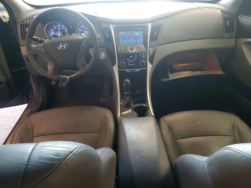 2011 HYUNDAI SONATA SE  