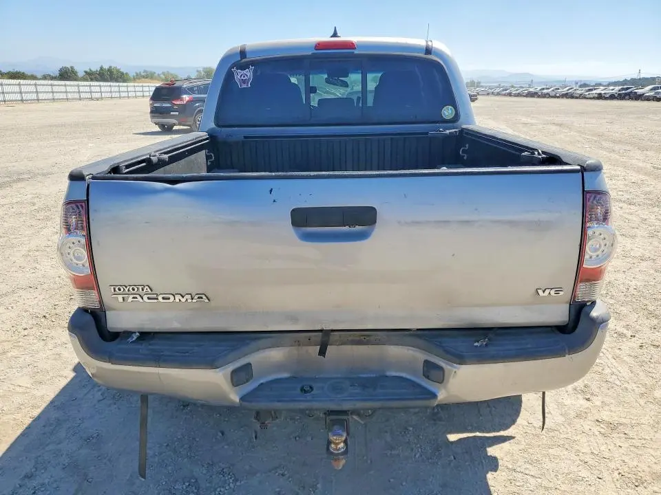 2015 TOYOTA TACOMA V6  