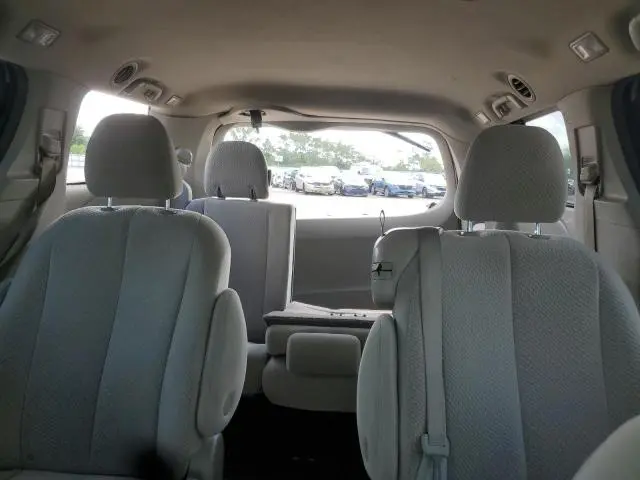 2011 TOYOTA SIENNA LE  