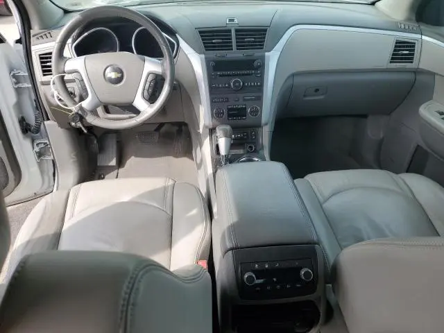 2010 CHEVROLET TRAVERSE LT  