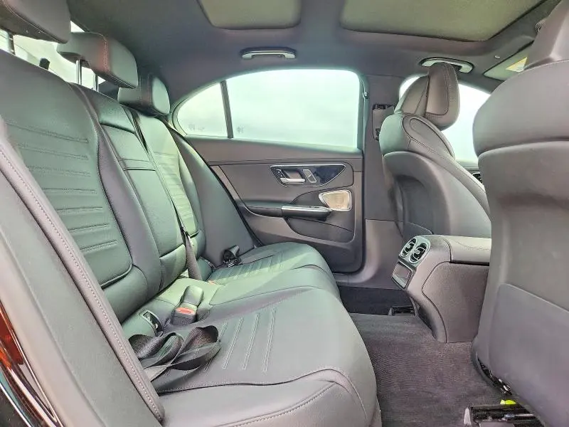 2024 MERCEDES-BENZ C 300  