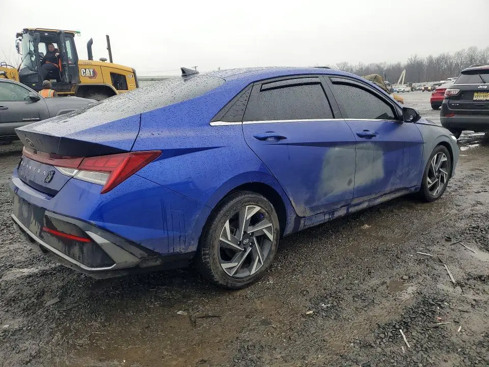 2024 HYUNDAI ELANTRA SEL  