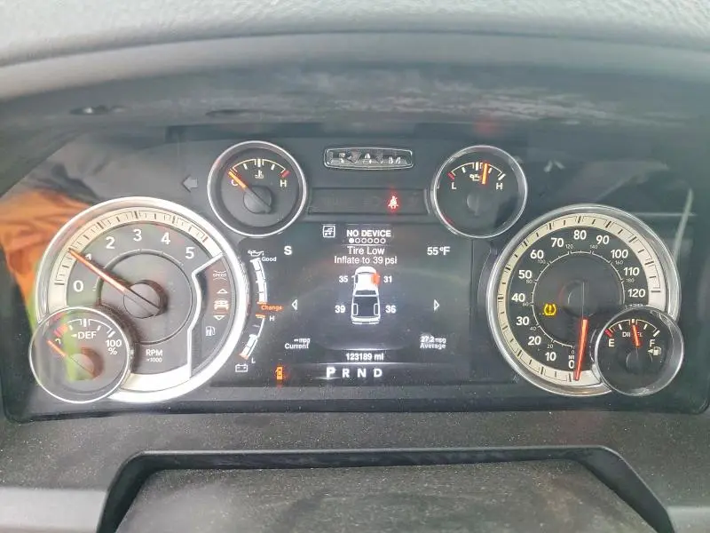 2016 RAM 1500 SLT  