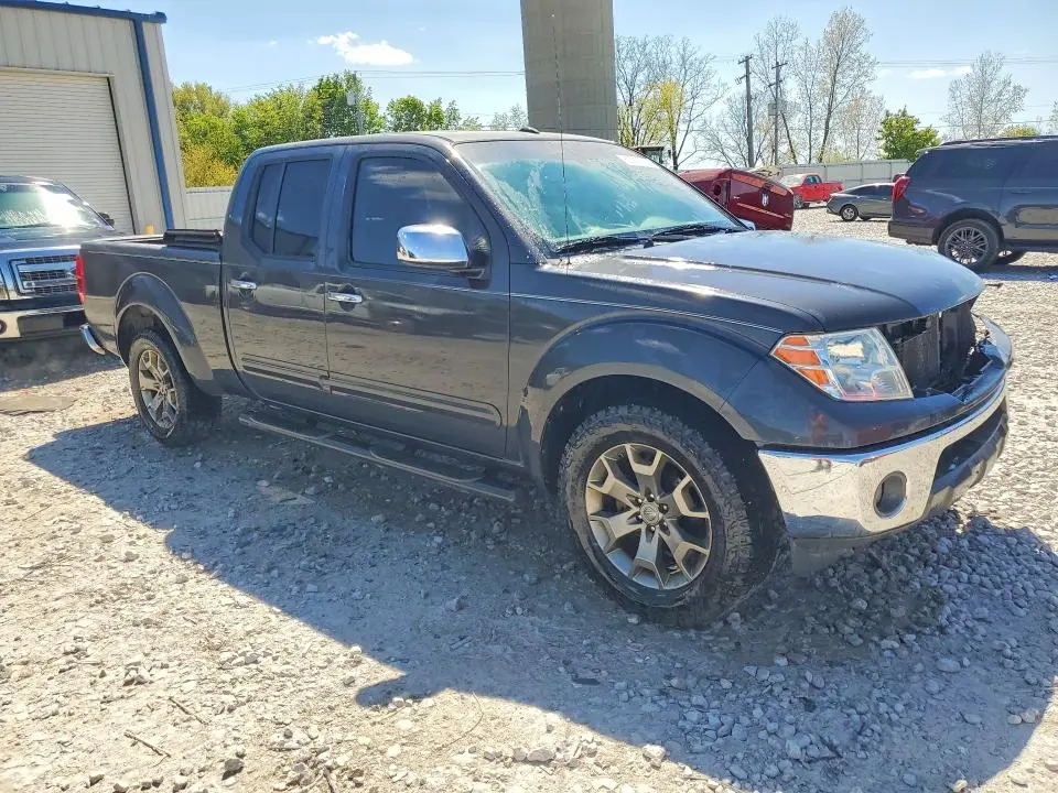 2015 NISSAN FRONTIER SL  