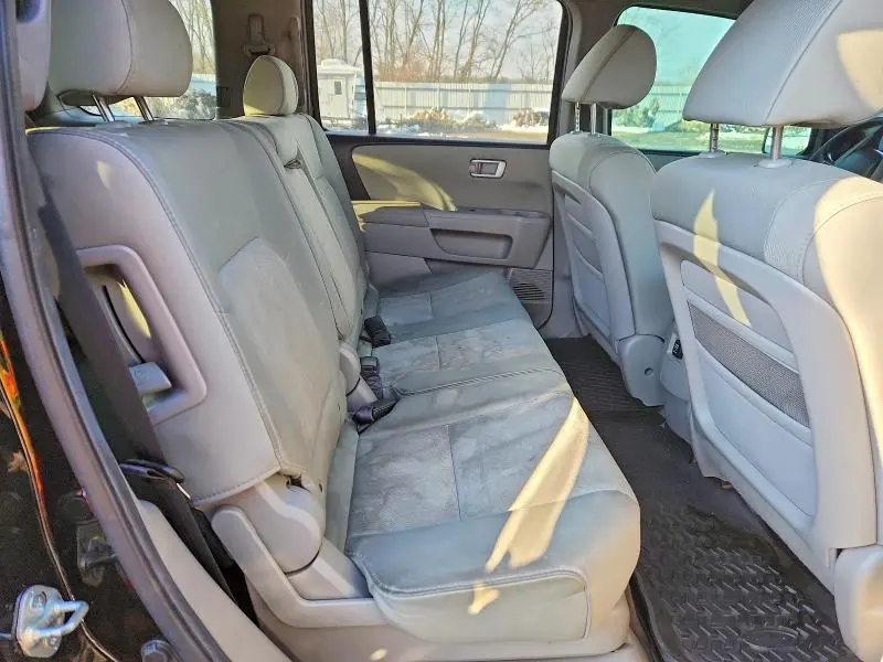 2011 HONDA PILOT LX  