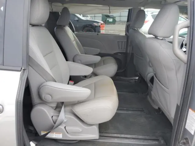 2015 TOYOTA SIENNA XLE